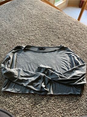 Women's Cropped Long-Sleeve Top - Gray